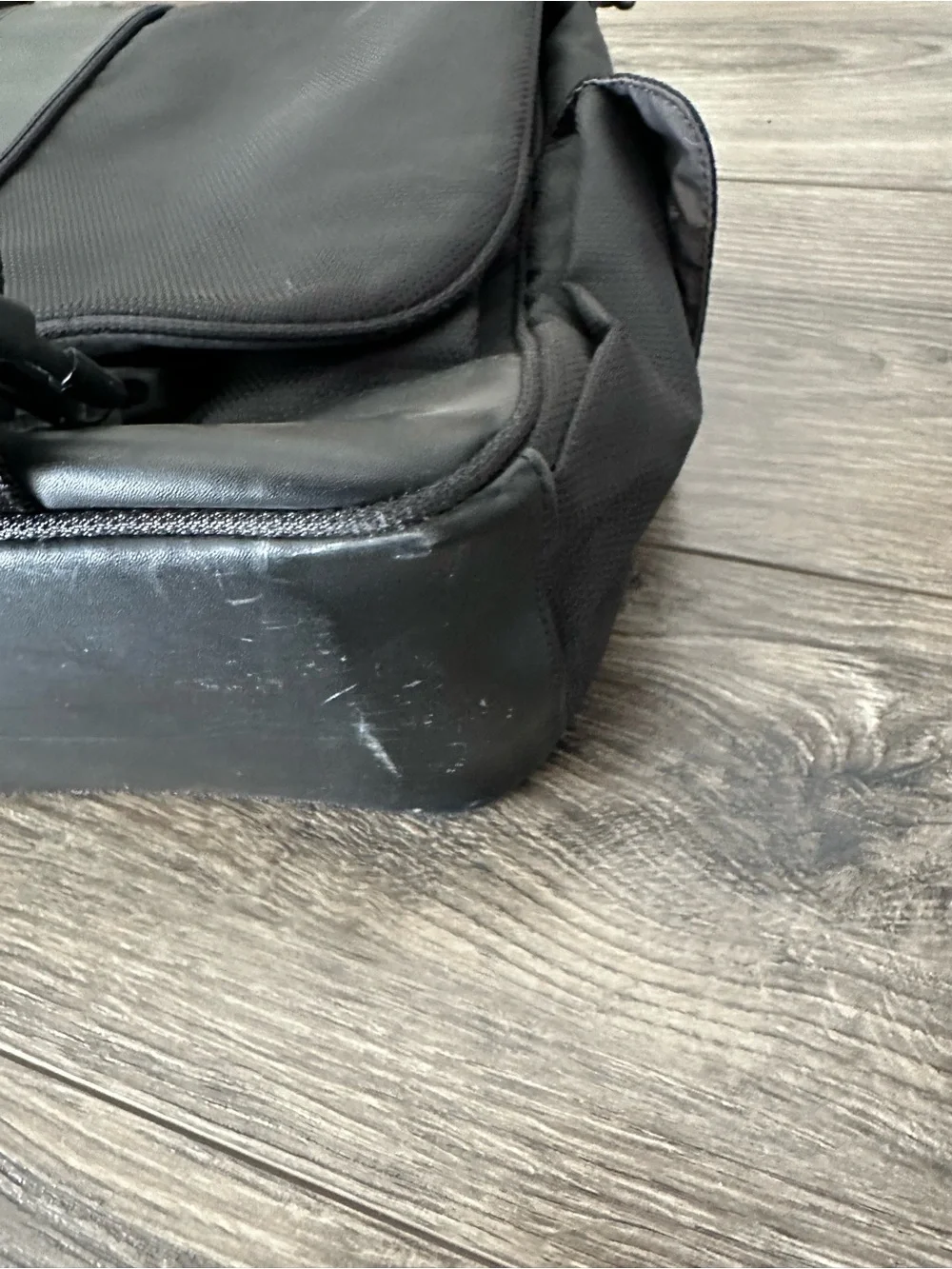 Vintage Tumi T2 Ballistic Black Men's Messenger Bag with Shoulder Strap